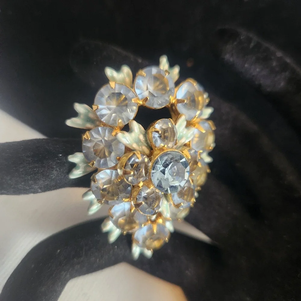 Vintage Light Blue Rhinestone Floral Cluster brooch Gold Tone Enamel Leaf Detail